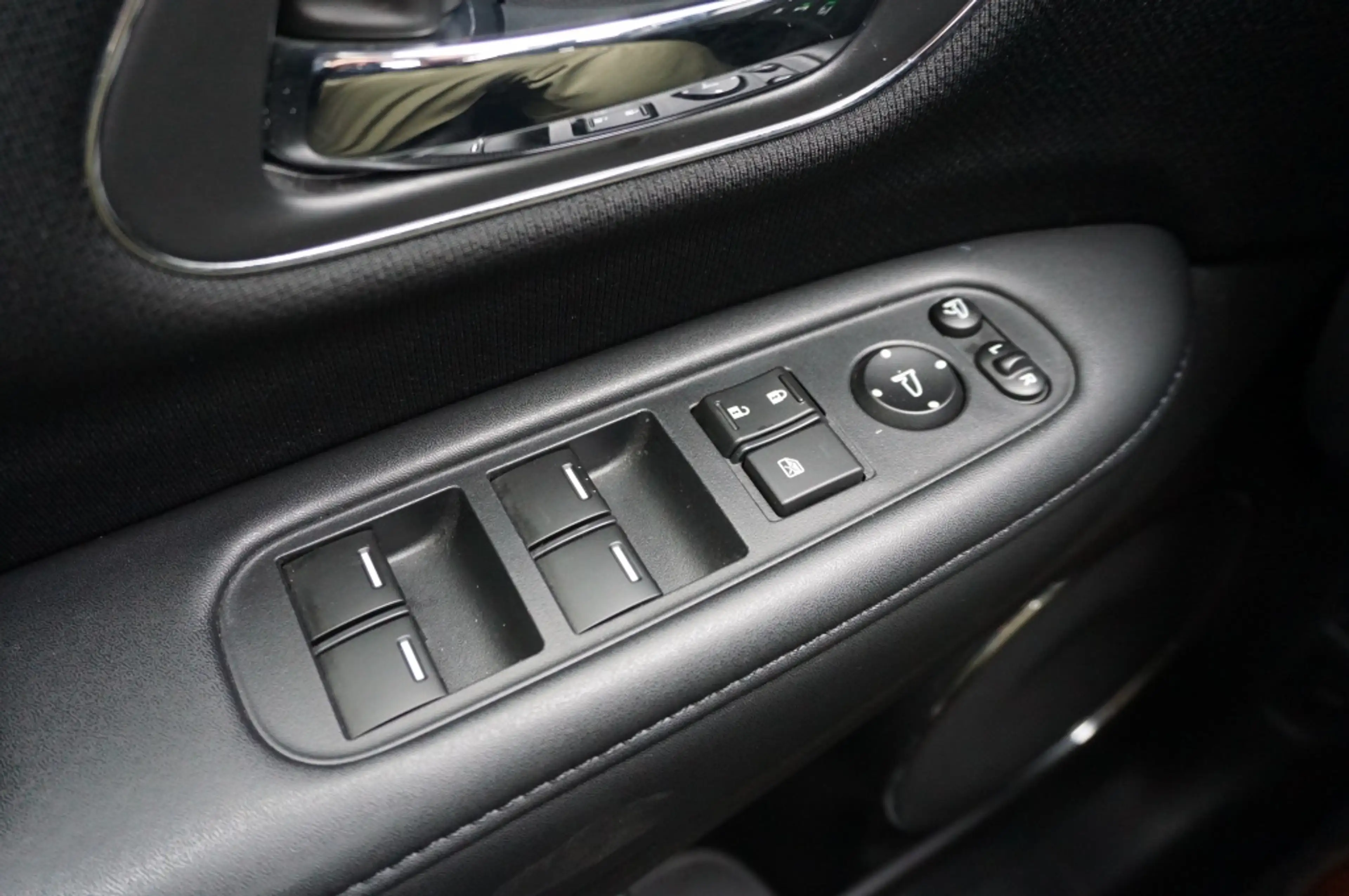 Honda HR-V 131PK i-VTEC Executive LUXE | PANO | NAVI | TREKHA — photo 26