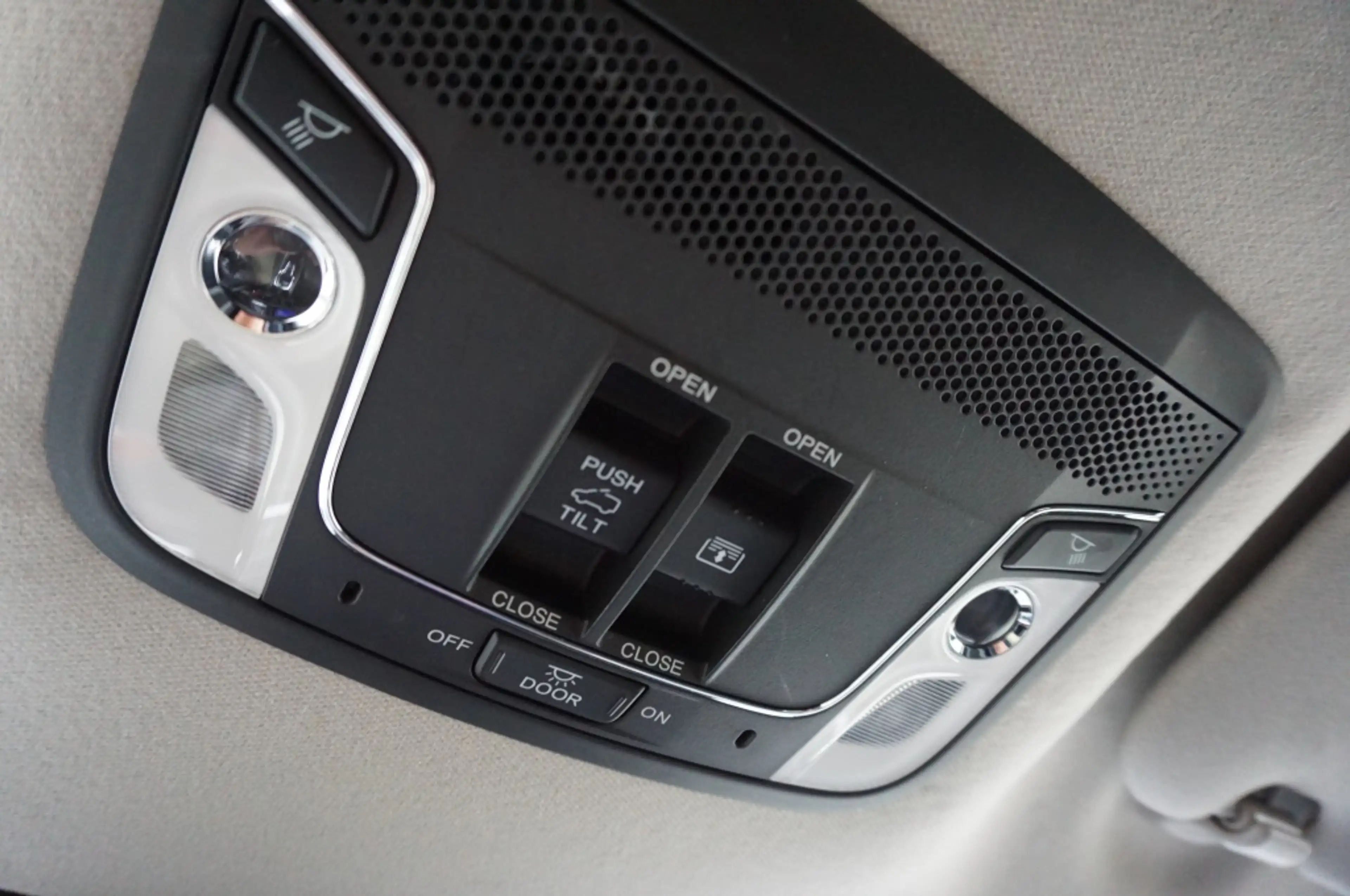 Honda HR-V 131PK i-VTEC Executive LUXE | PANO | NAVI | TREKHA — photo 43