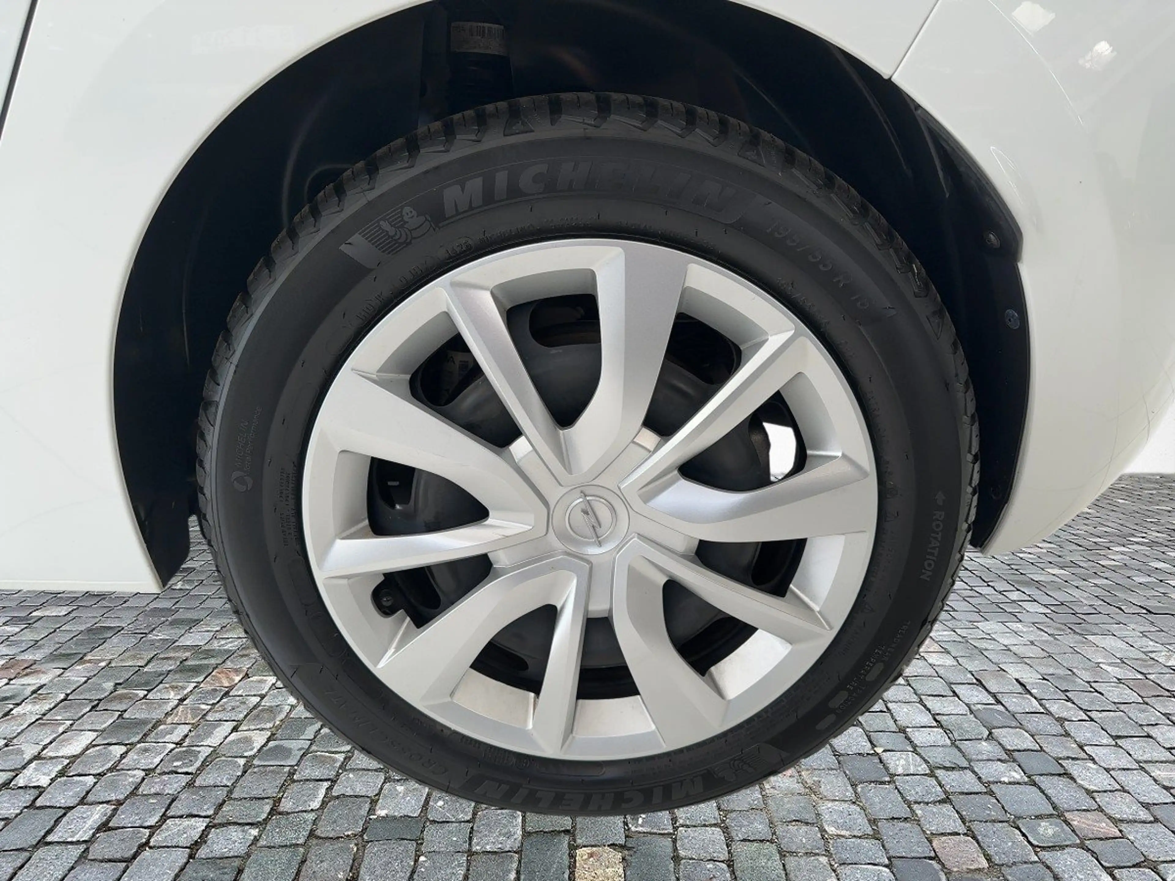 Opel Corsa-e EDITION (MJ23A). Elek tromotor 100kW (136 SpurH AU — photo 14