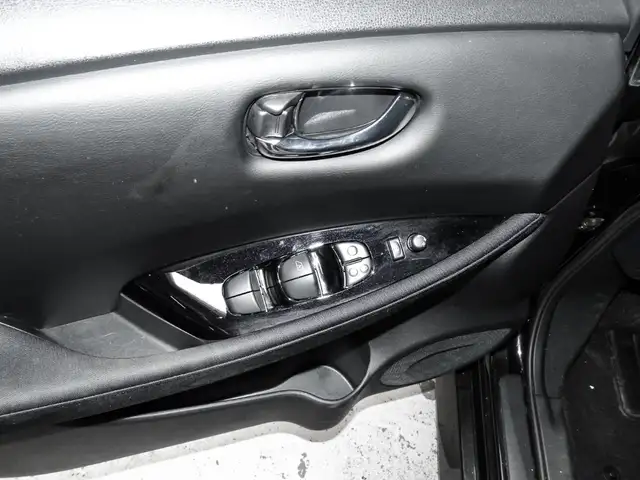 Nissan Leaf view 15