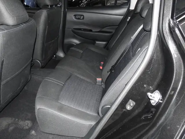 Nissan Leaf view 17