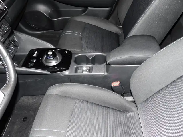 Nissan Leaf view 13