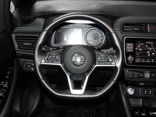Nissan Leaf view 9