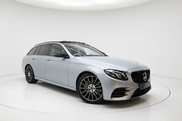 Mercedes-Benz E Class view 3