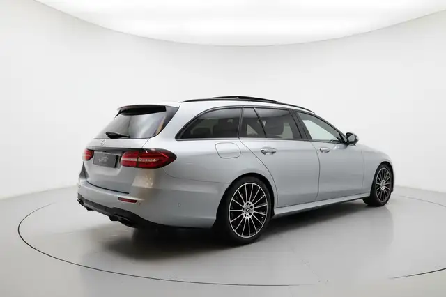 Mercedes-Benz E Class view 6