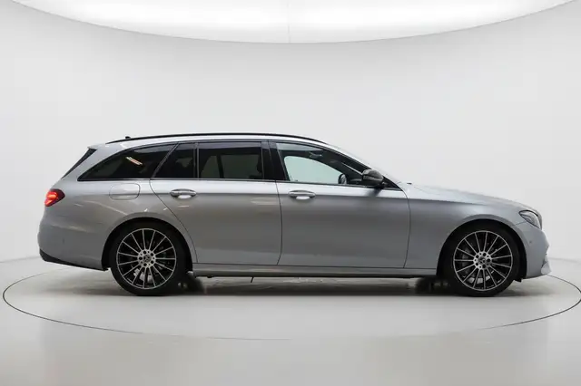 Mercedes-Benz E Class view 5