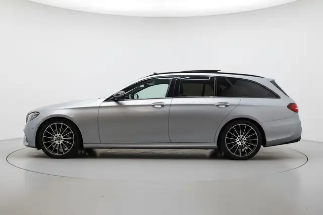 Mercedes-Benz E Class view 4