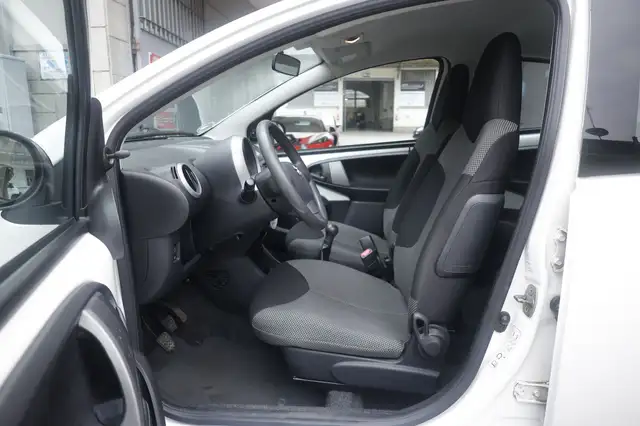Toyota Aygo view 17