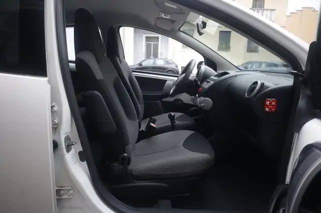 Toyota Aygo view 10
