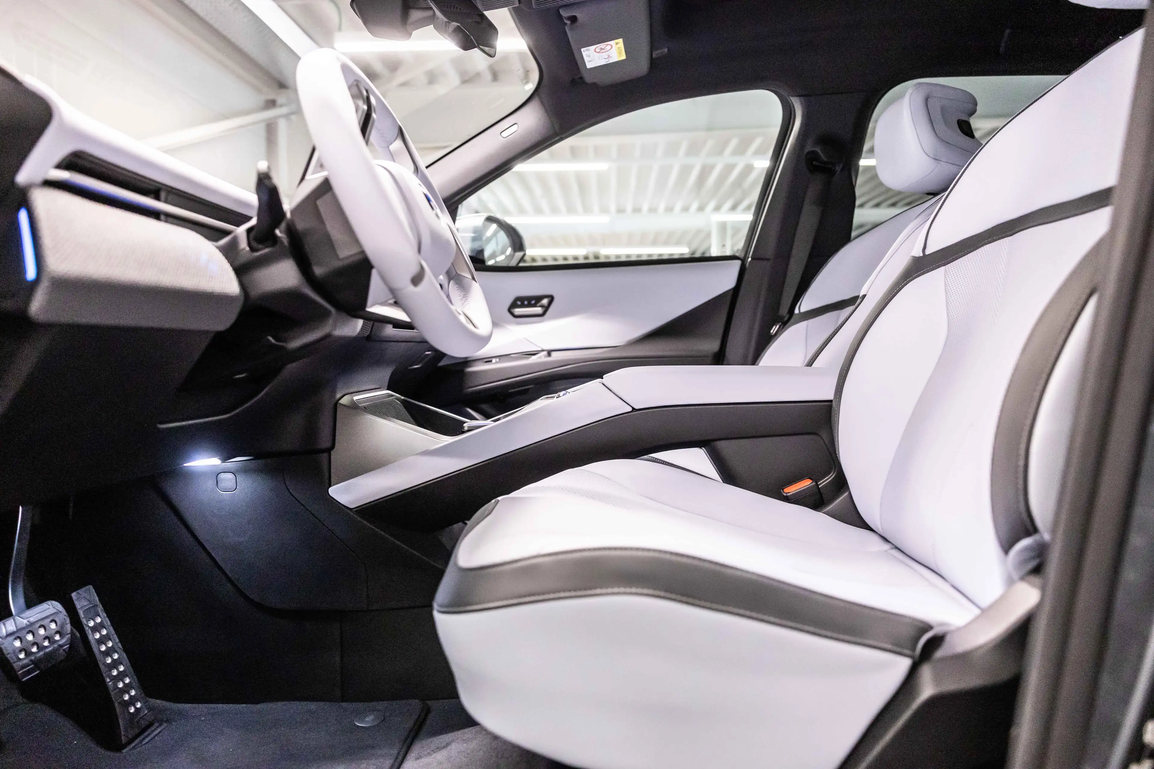 BMW iX3 40 M Sport | TOWB | PANO | 360° — photo 11