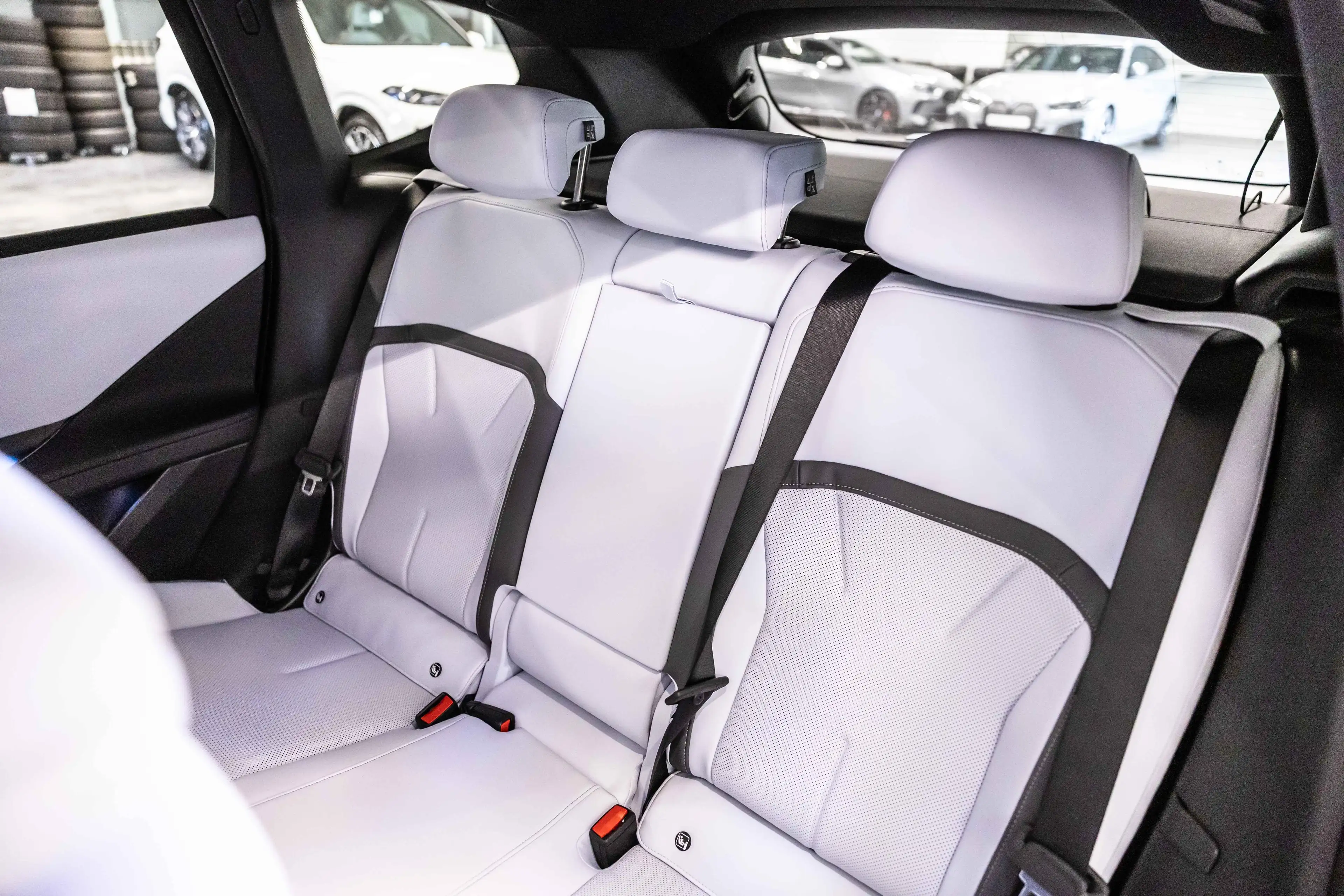 BMW iX3 40 M Sport | TOWB | PANO | 360° — photo 13