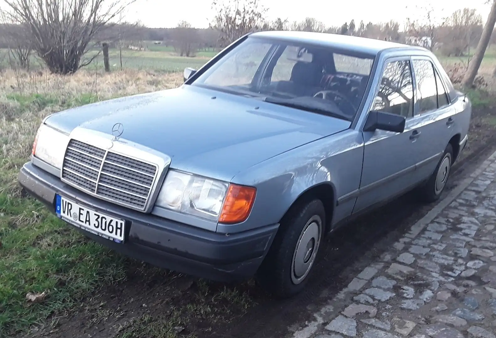 Mercedes-Benz 200 124 D - 2