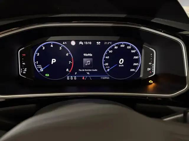Volkswagen T-Roc view 2