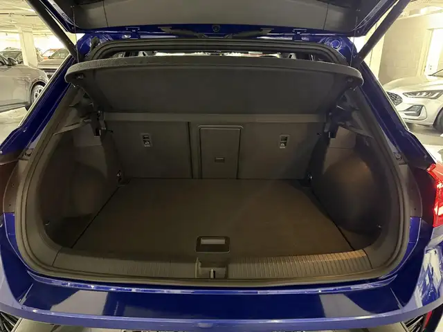 Volkswagen T-Roc view 12