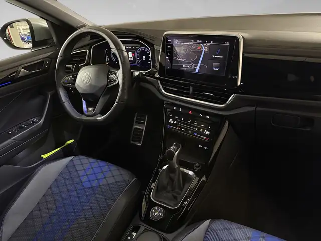 Volkswagen T-Roc view 7