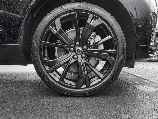 Volvo XC60 view 7