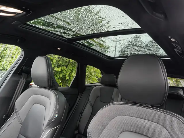 Volvo XC60 view 8