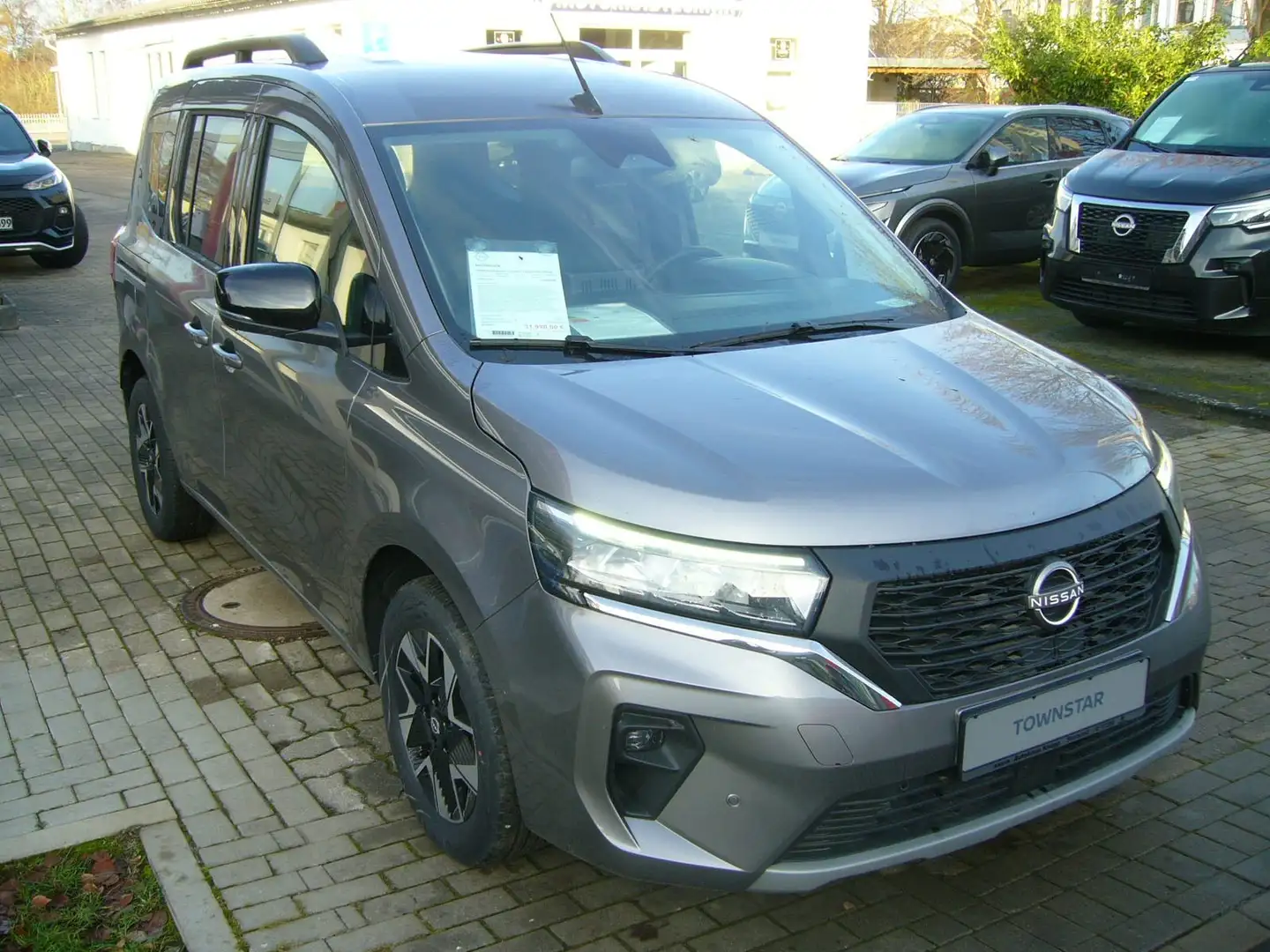 Nissan Townstar Tekna Automatik L1 Grau - 1