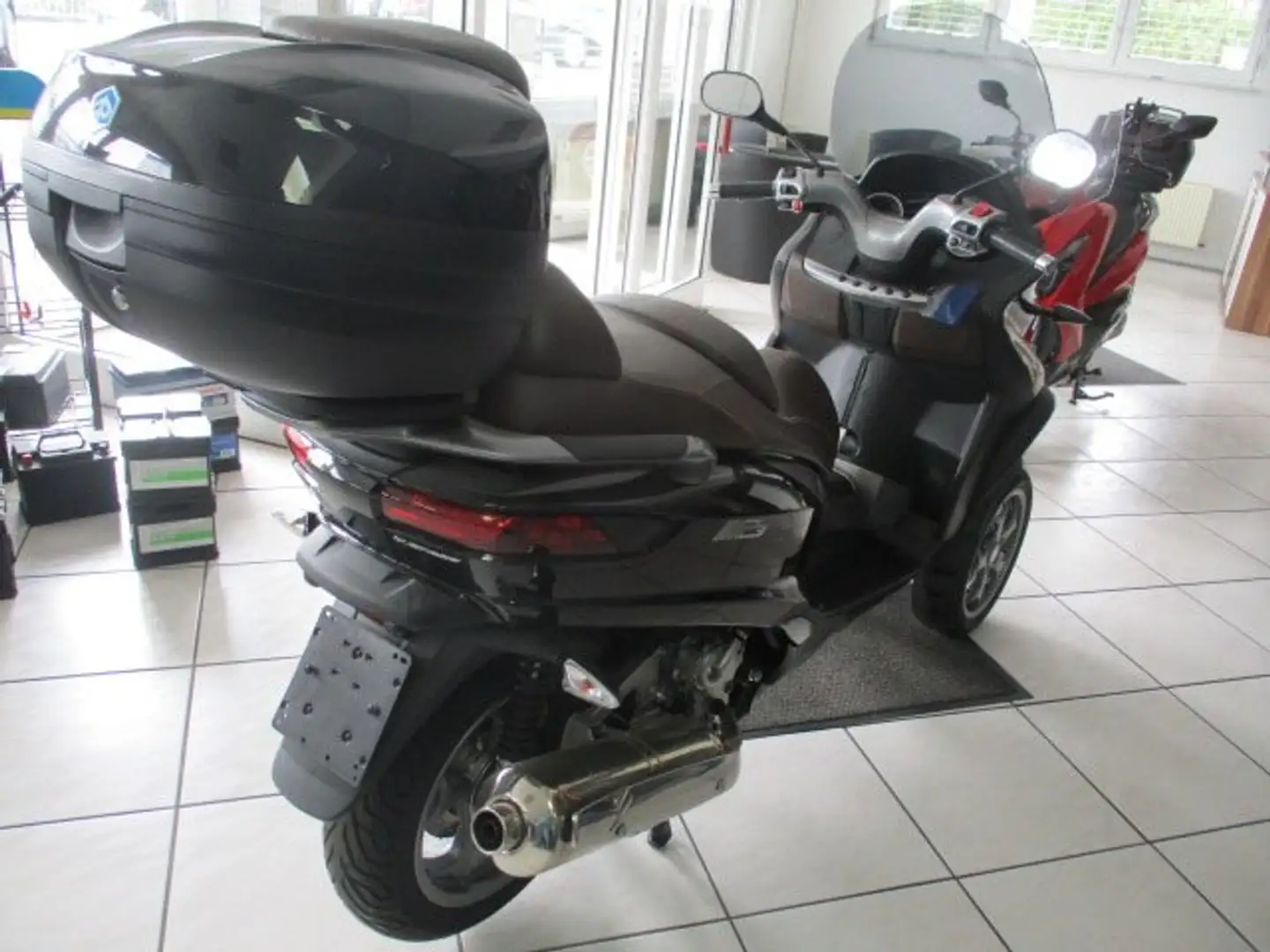 Piaggio MP3 500 LT. Fahren mit PKW Führerschein.3700 KM.Wie Neu Zwart - 2