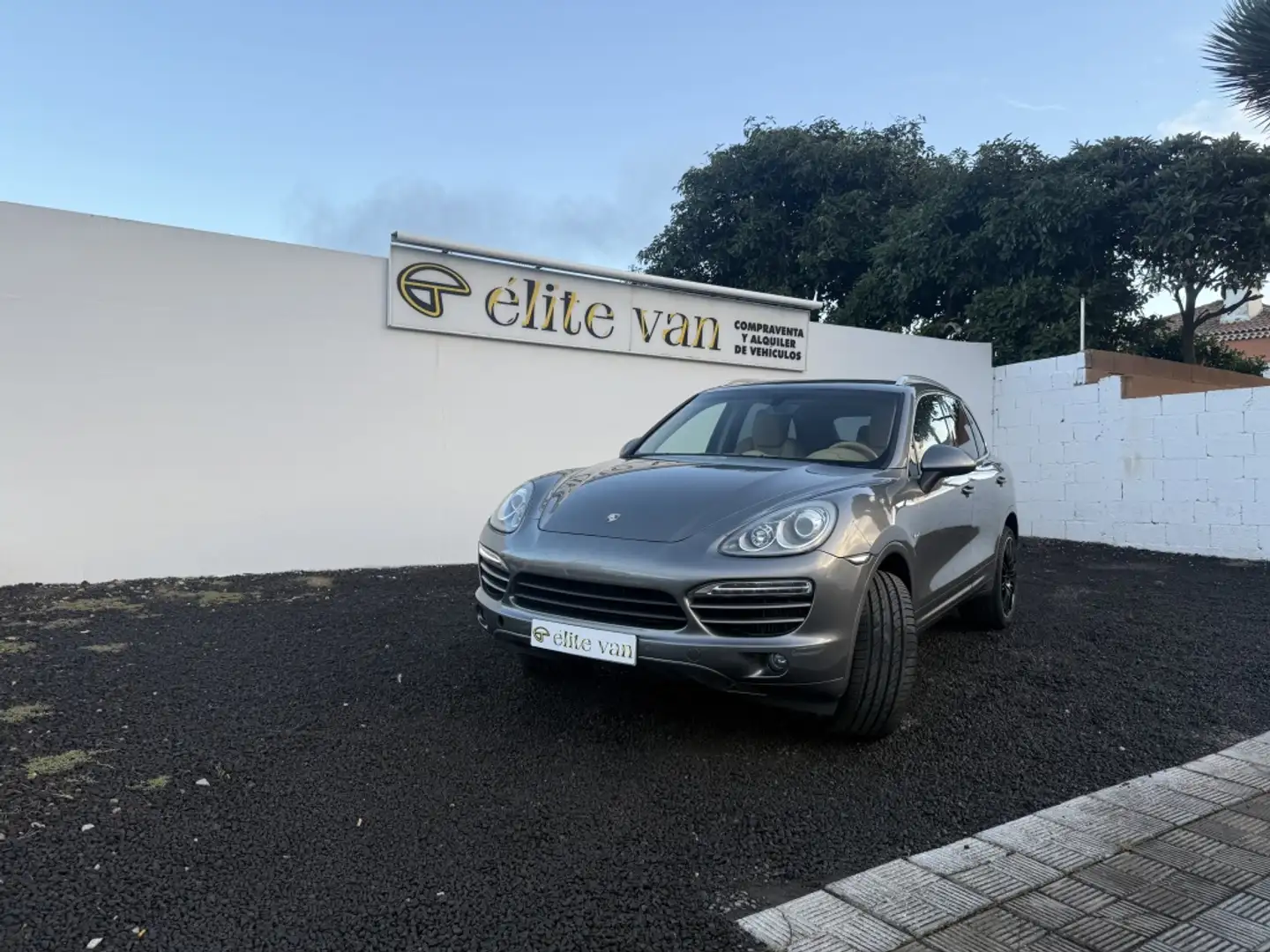 Porsche Cayenne Diesel 245 Aut. Brun - 1