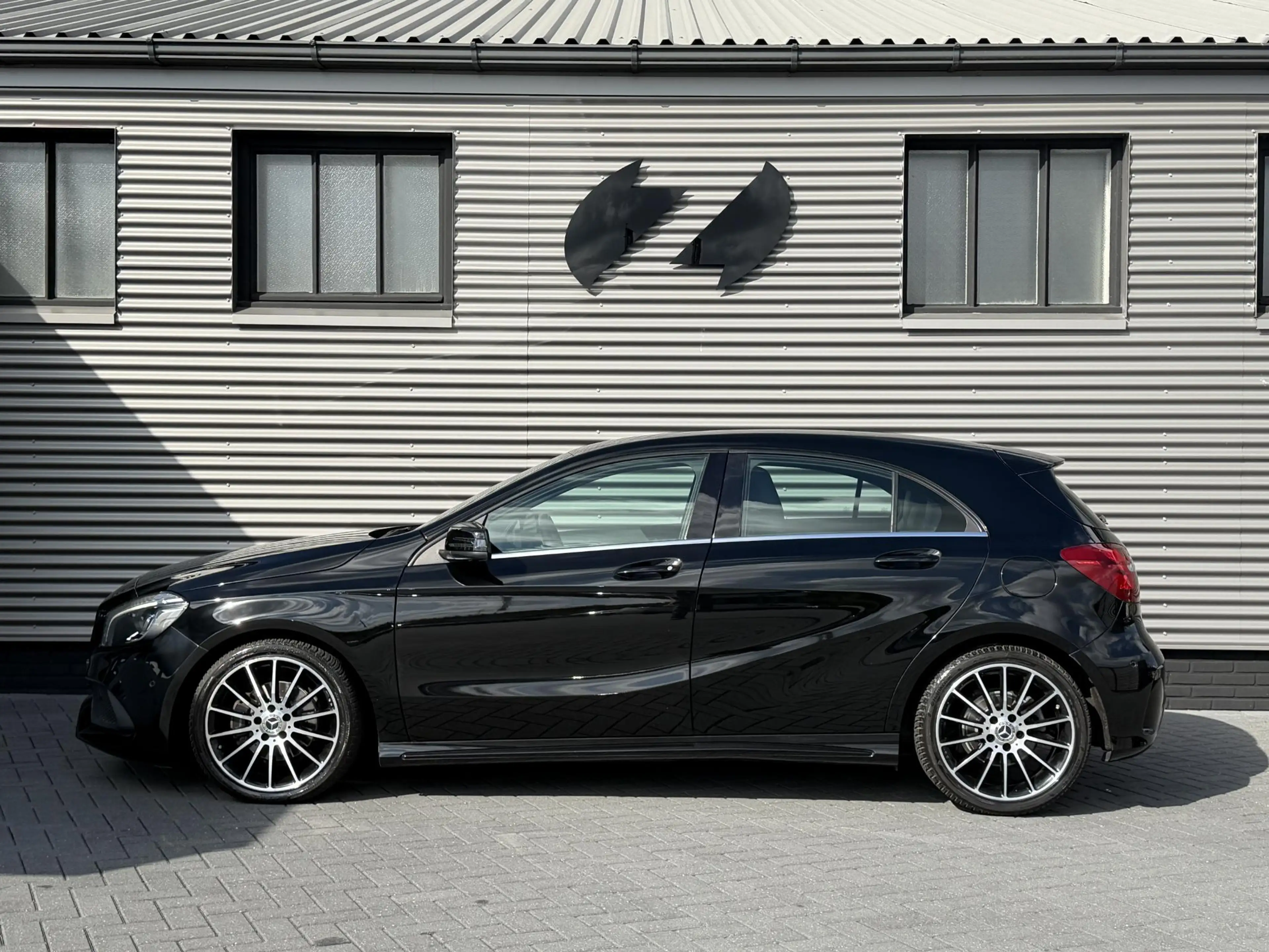 Mercedes-Benz A 180 Business Solution AMG — photo 10