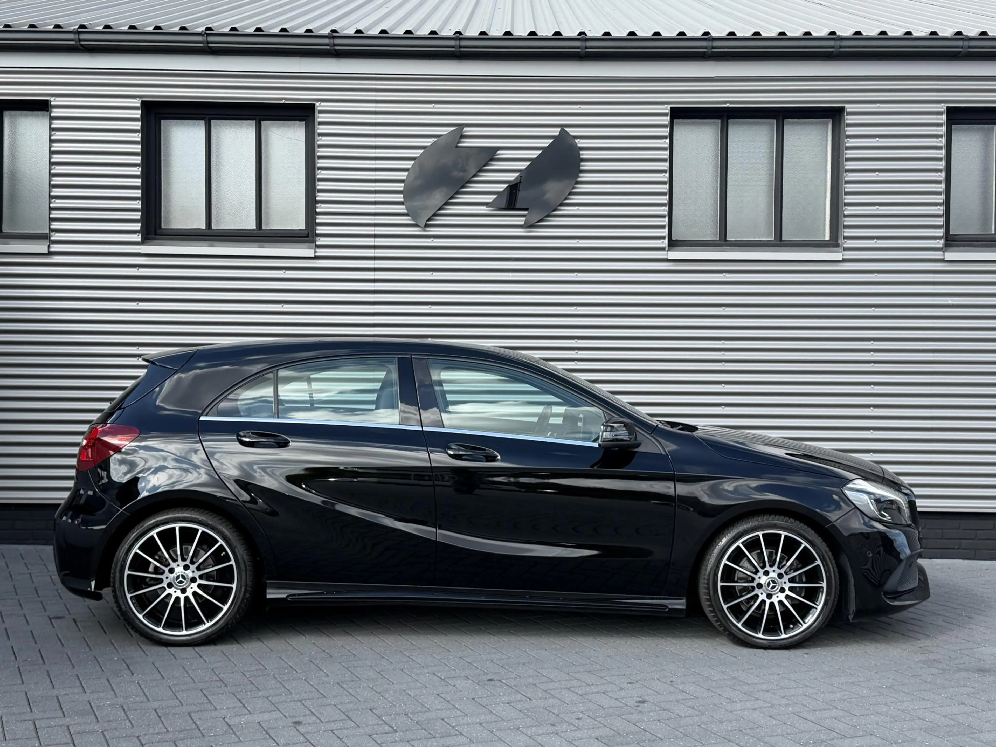 Mercedes-Benz A 180 Business Solution AMG — photo 12