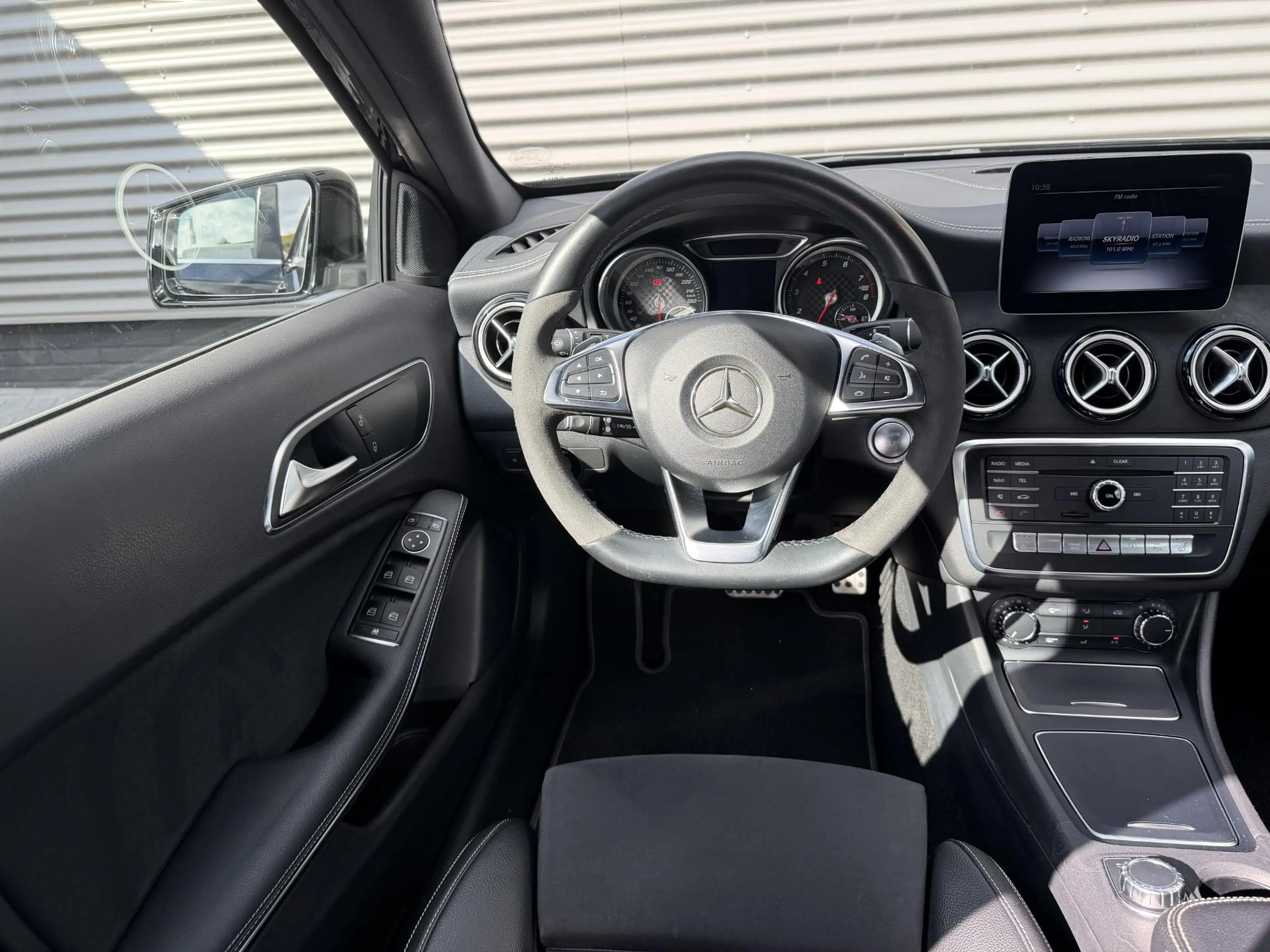 Mercedes-Benz A 180 Business Solution AMG — photo 7