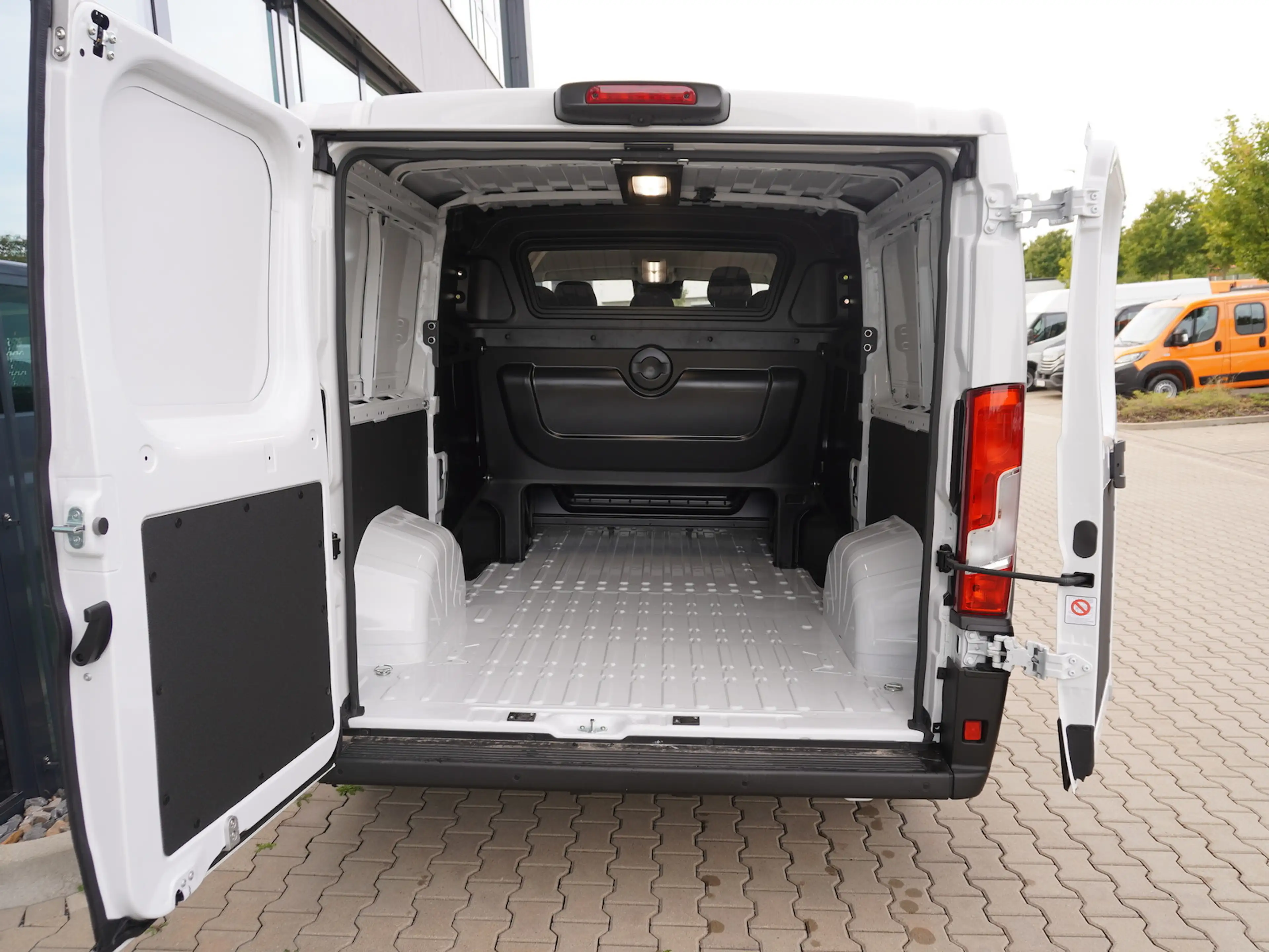 Fiat Ducato 33 L2H1 140 / Snoeks 5-Sitzer — photo 5