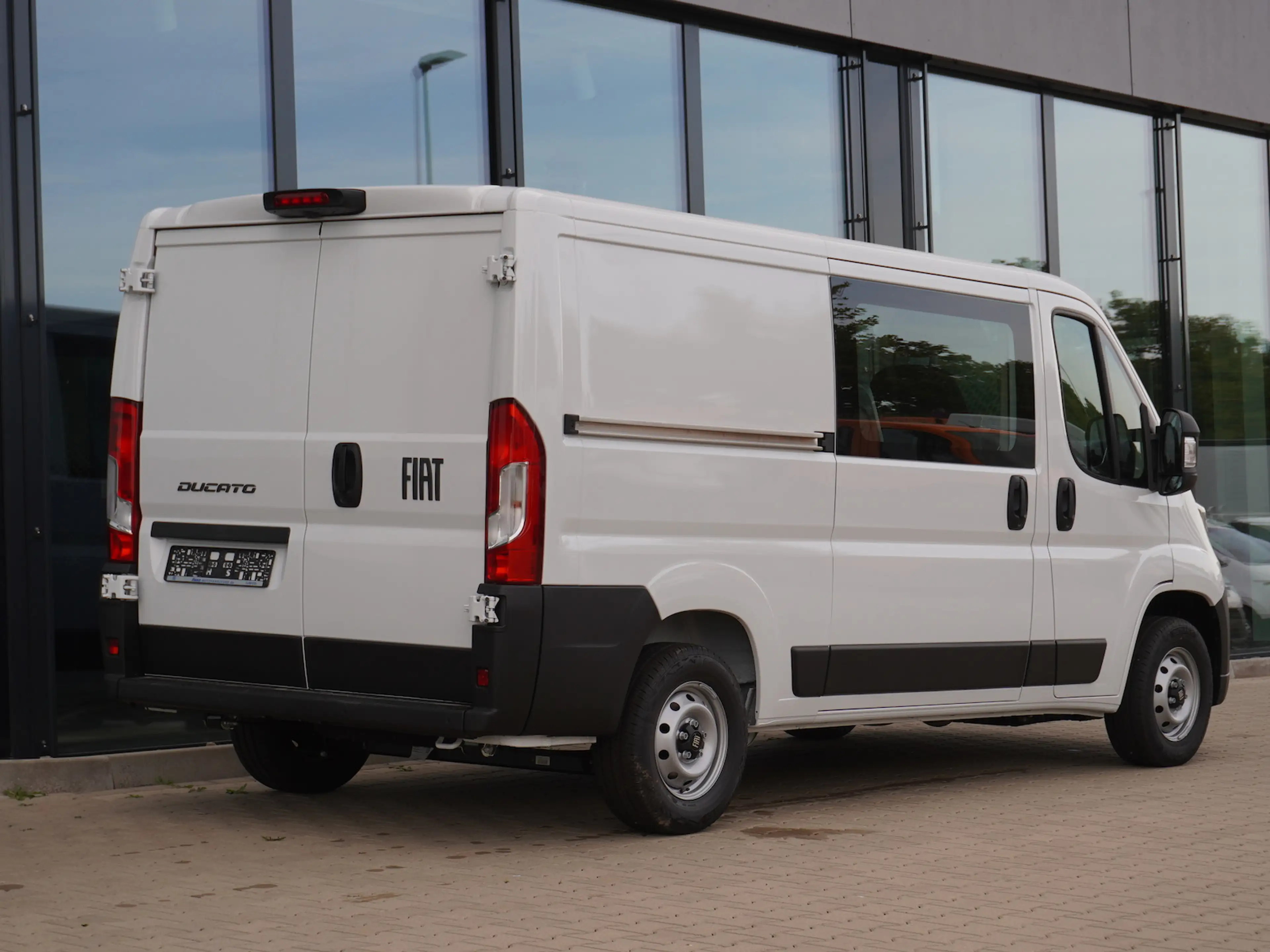 Fiat Ducato 33 L2H1 140 / Snoeks 5-Sitzer — photo 2