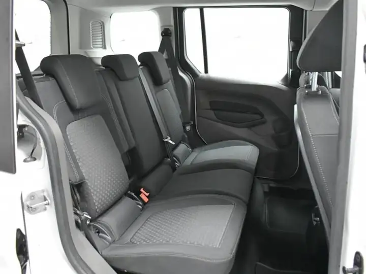 Ford Transit Connect 2021, foto 35