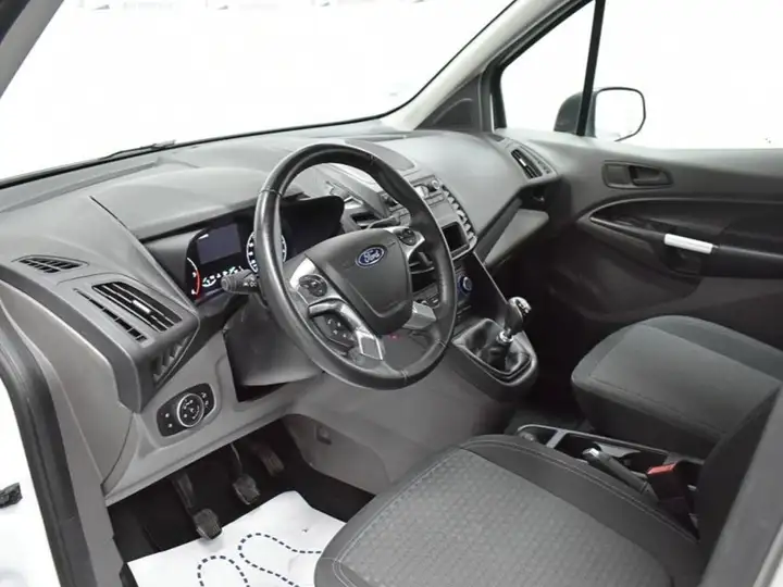 Ford Transit Connect 2021, foto 8