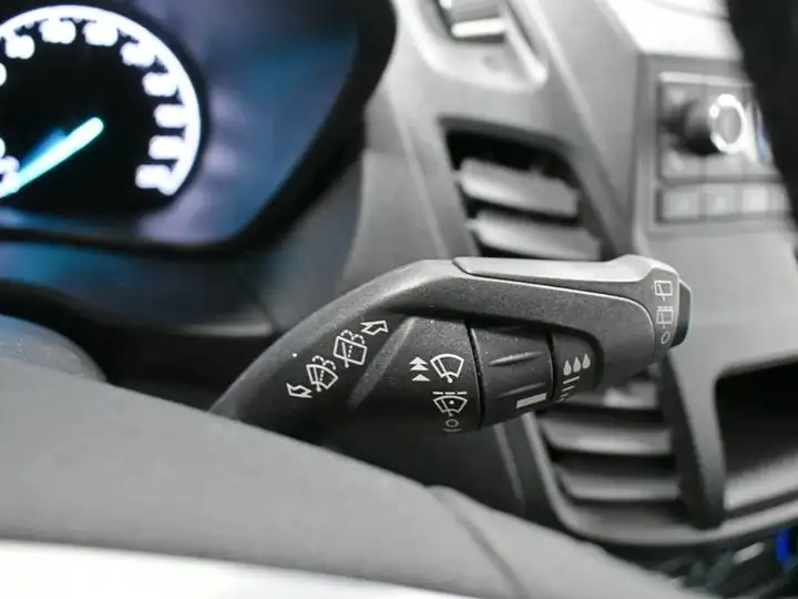 Ford Transit Connect 2021, foto 12