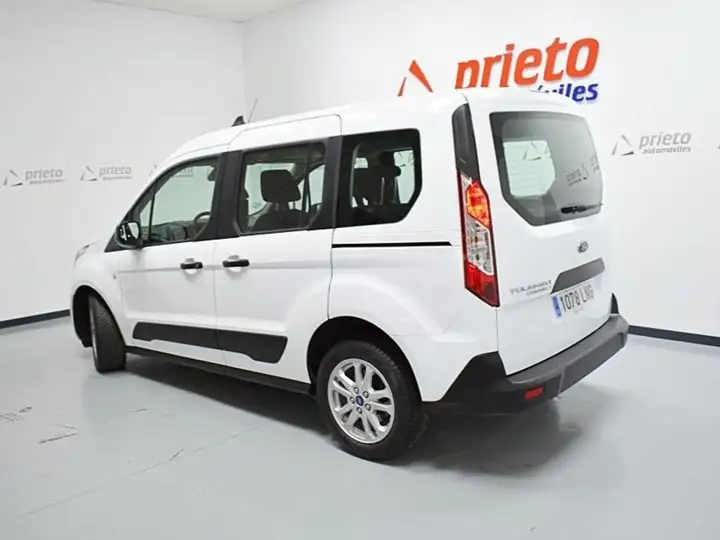 Ford Transit Connect 2021, foto 3
