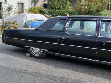 LIMOUSINE BOUWJAAR 1974 KLEUR ZWART......SLECHTS 2.000 STUKS VAN GEBOUWD !!!
