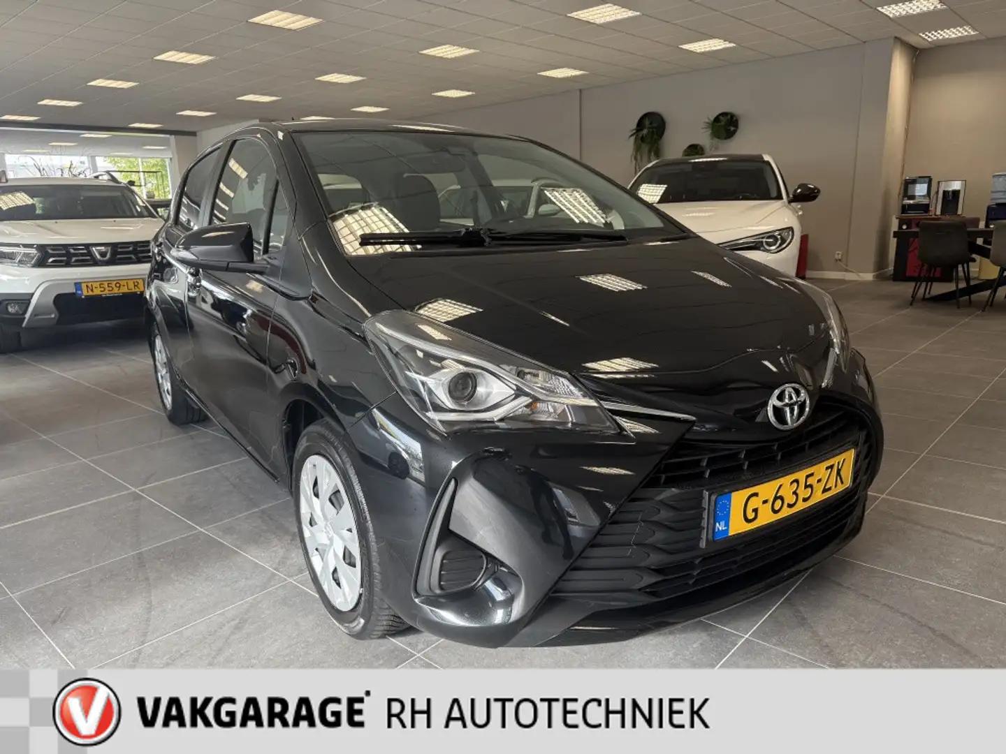 Toyota Yaris 1.5 VVT-i Active Zwart - 2