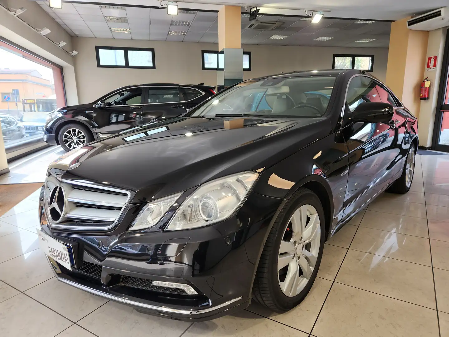 Mercedes-Benz E 250 Coupe cdi Blue-Efficiency Чорний - 1