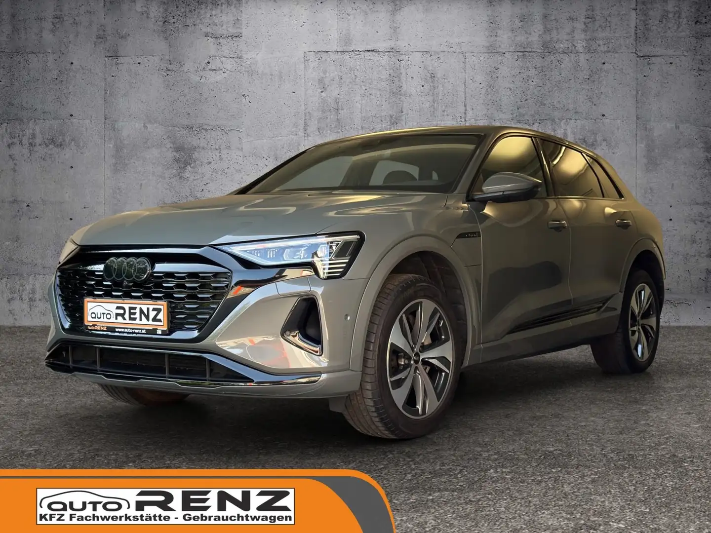 Audi Q8 e-tron 50 quattro Mega Ausstattung, Neuwertig! Grau - 1