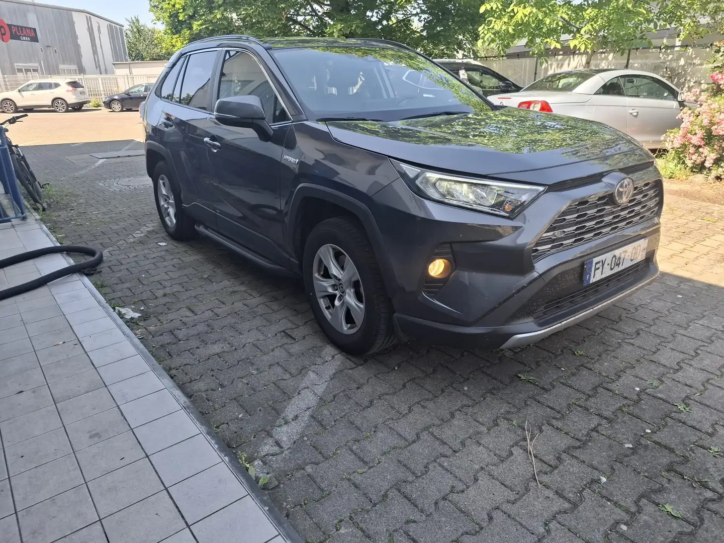 Toyota RAV 4 2.5 4x2 Hybrid Club Grau - 1