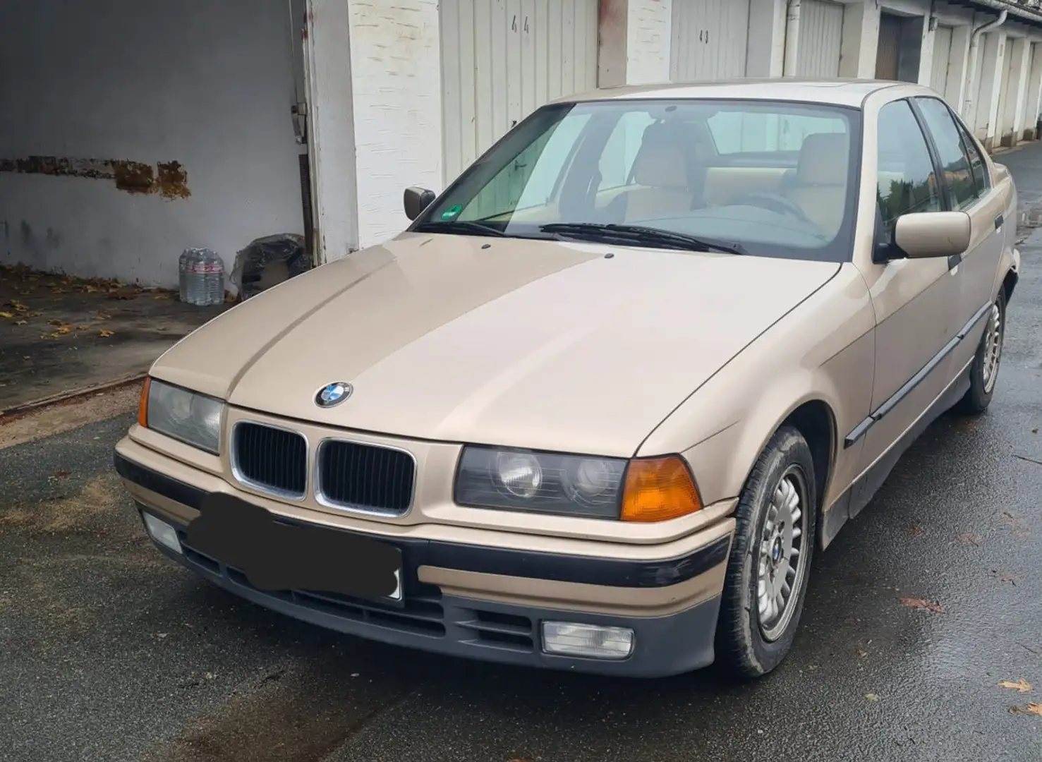 BMW 320 320i touring - 1