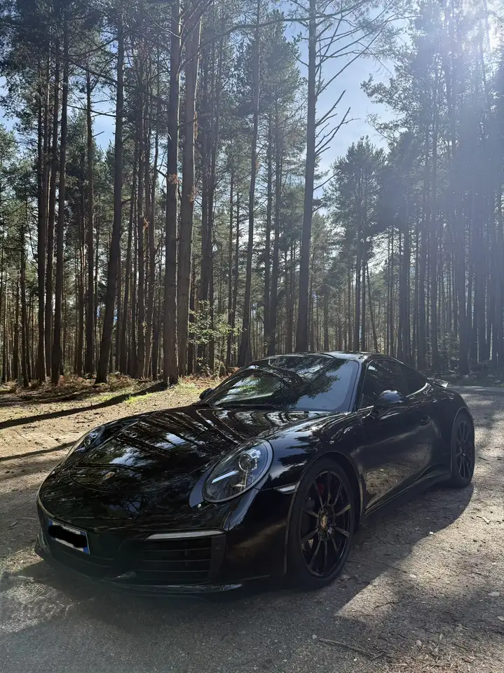 Porsche 911 Coupe 3.0 Carrera 4 auto — photo 1 of 15