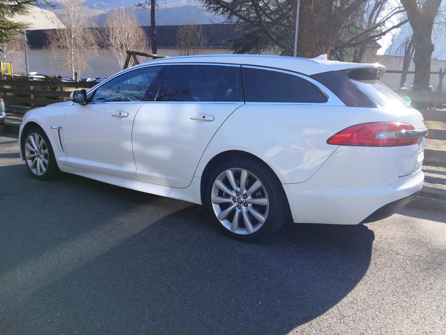 Jaguar XF XF I 2013 Sportbrake Sportbrake 2.2d 200cv auto Bianco - 2