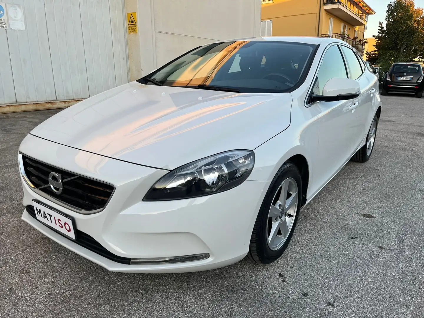 Volvo V40 V40 D2 1.6 Summum Bianco - 2