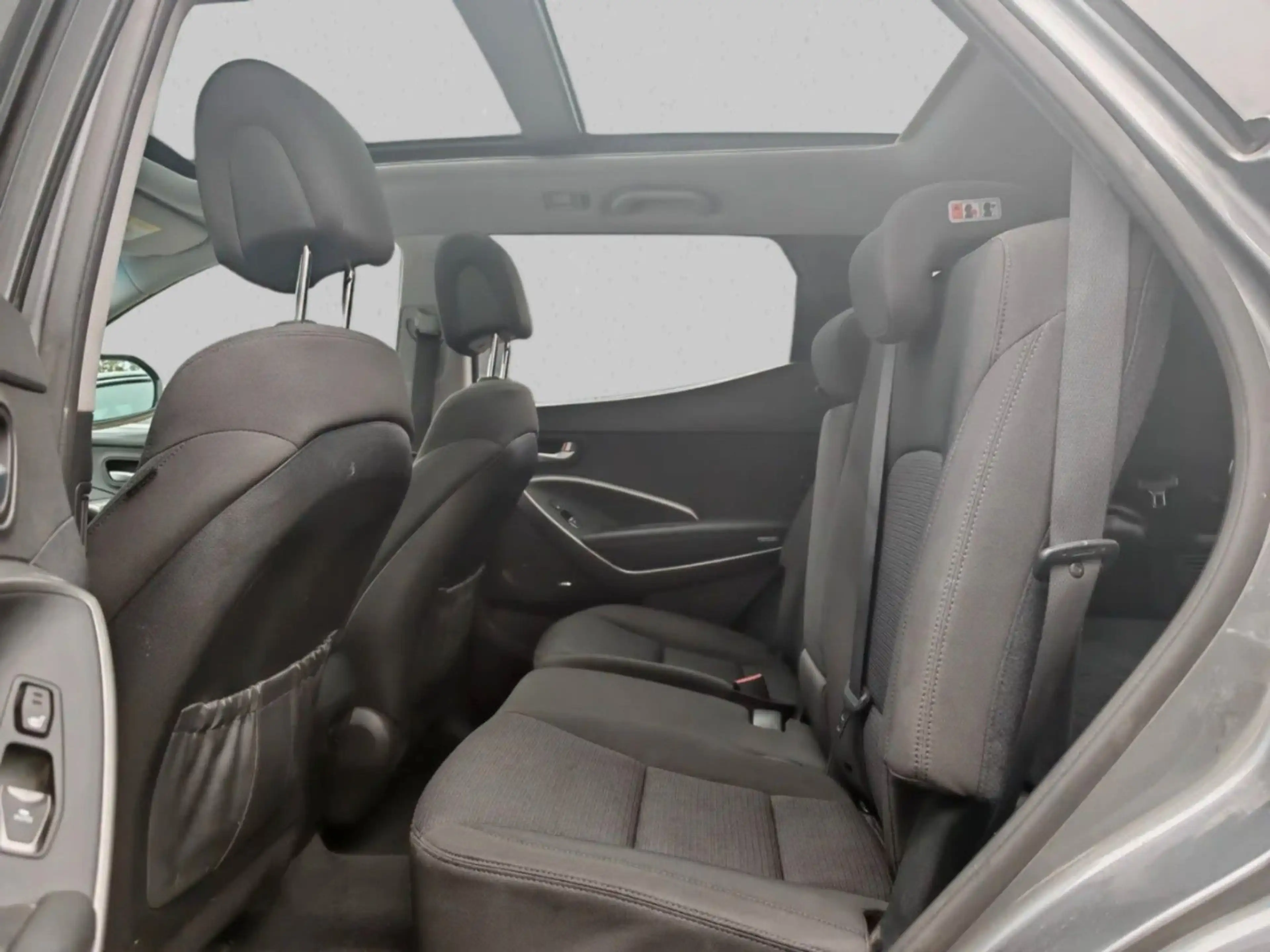 Hyundai SANTA FE Family + 7 Sitzer Pano AHK Kamera — photo 13