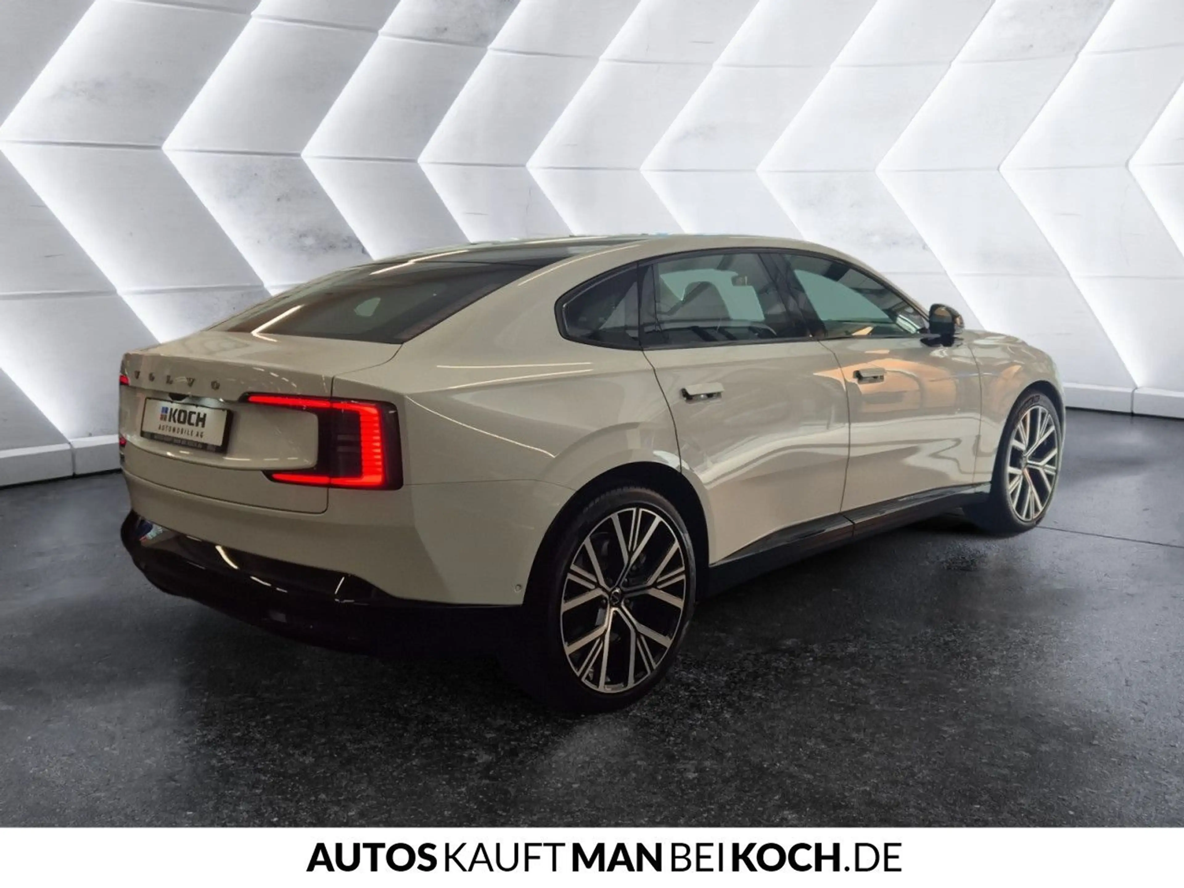 Volvo ES90 Single Motor RWD Ultra ACC PANO HUD B/W — photo 5
