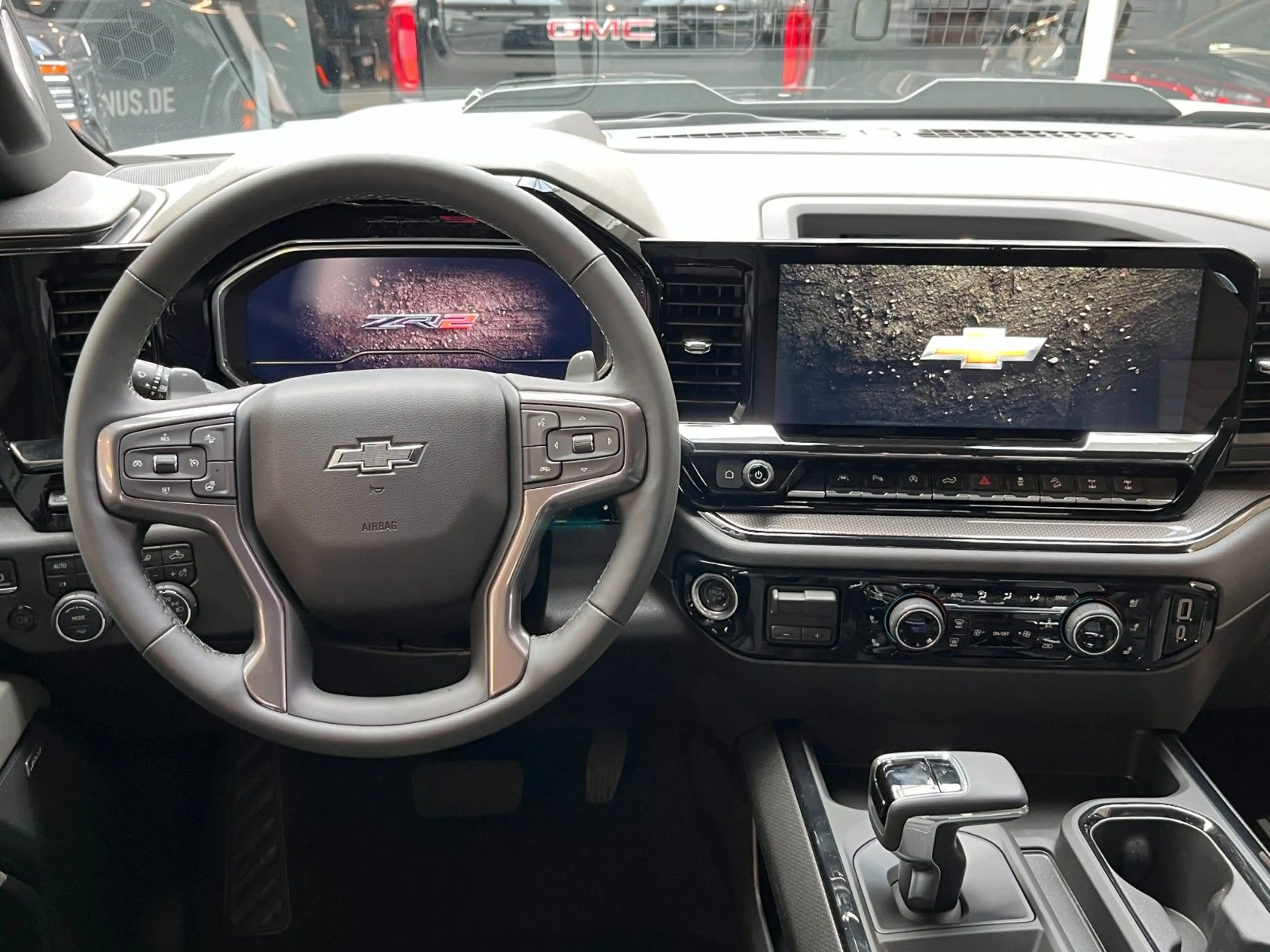 Chevrolet Silverado ZR2 V8 6.2 Offroad-Paket*Head-Up*360° — photo 12