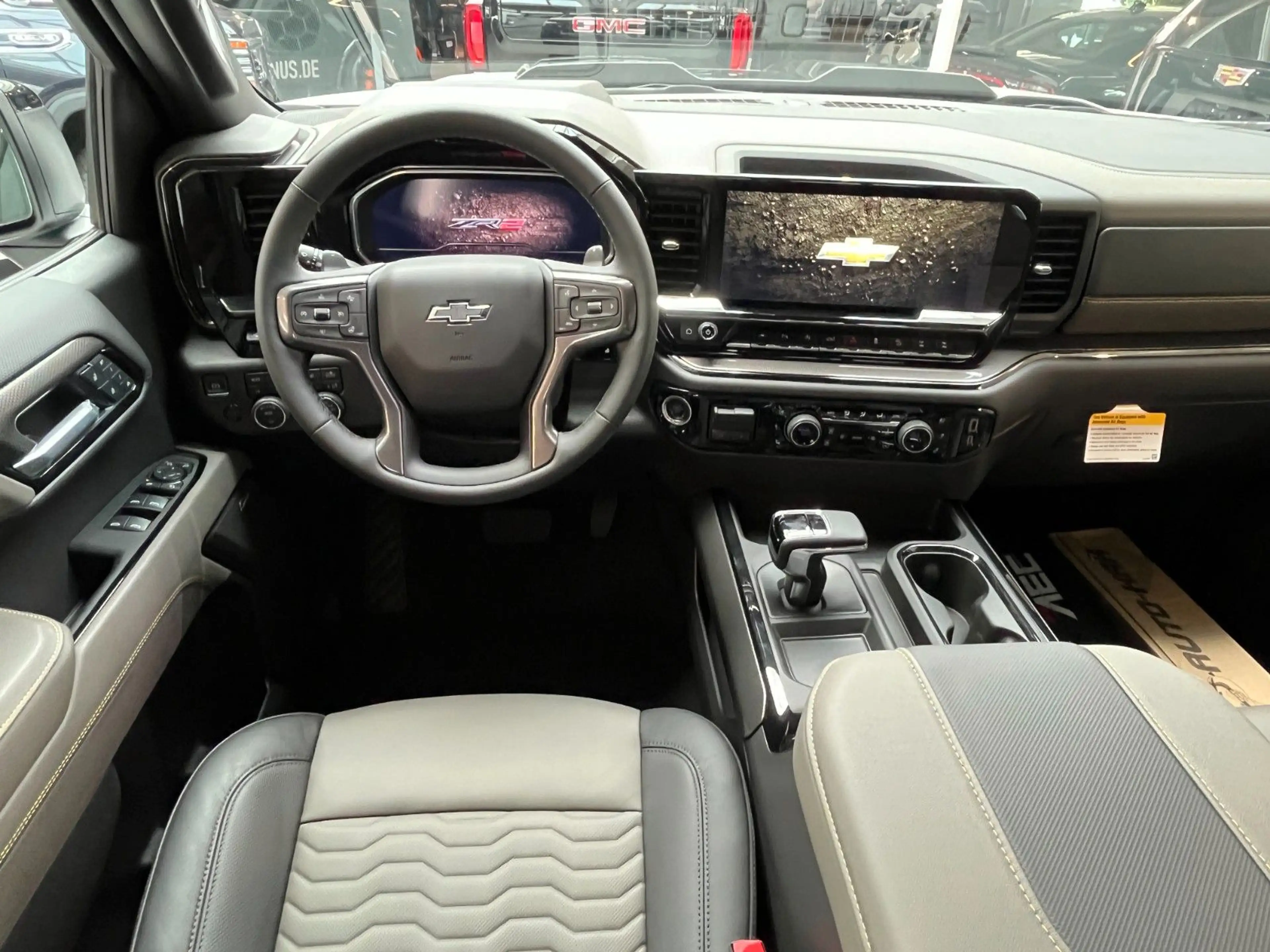 Chevrolet Silverado ZR2 V8 6.2 Offroad-Paket*Head-Up*360° — photo 11