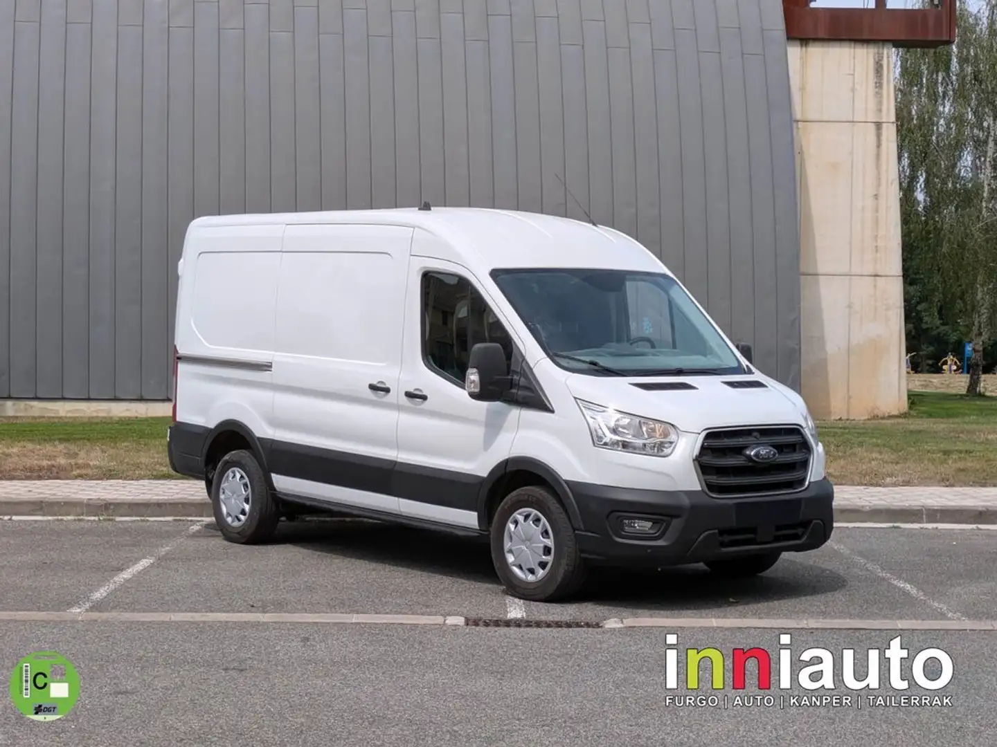 Ford Transit 330 96kW L2H2 Van DC Trend Delantera Blanco - 1