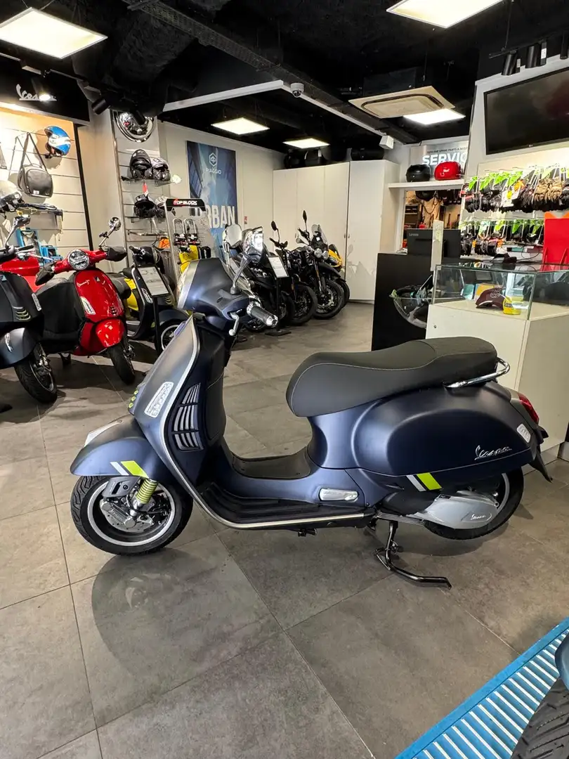 Vespa GTS 300 Wit - 2