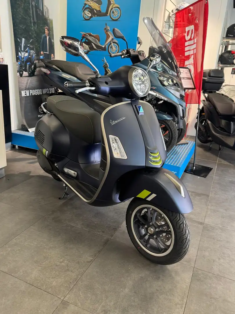 Vespa GTS 300 Wit - 1