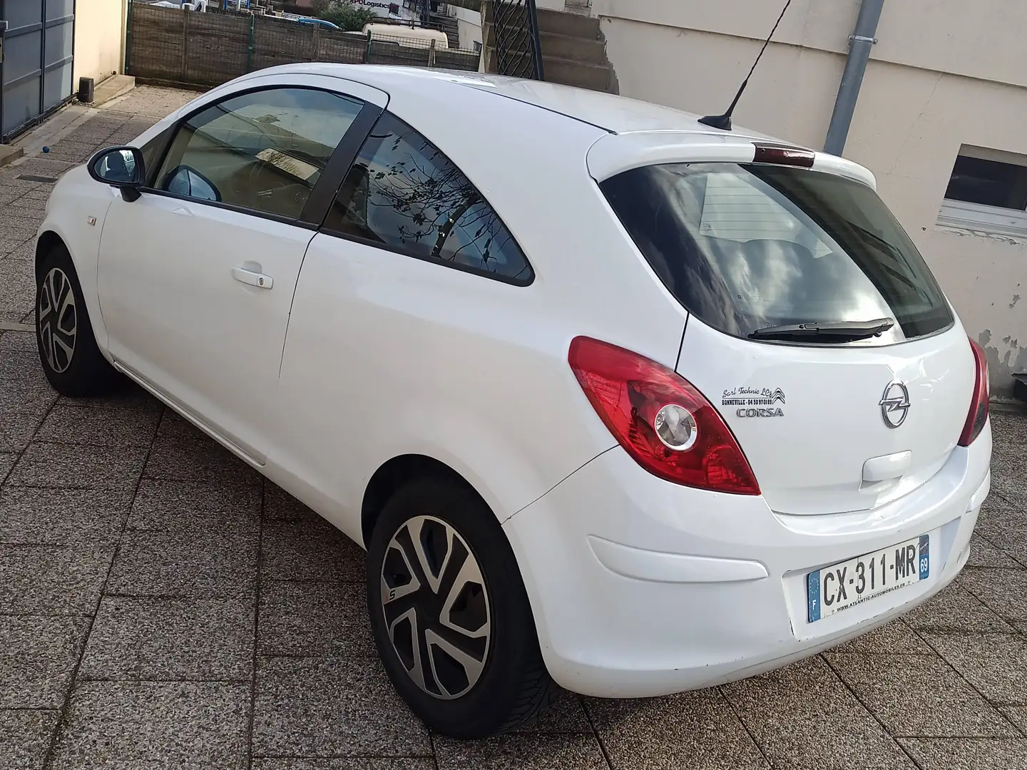 Opel Corsa Corsa 1.0 - 65 ch Cool Line Blanc - 1